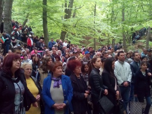 Стотици почетоха годишнината от Априлското въстание (СНИМКИ)
