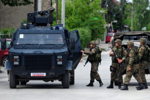 Вестник "Вечер": Бели знамена в Куманово, полицейската операция приключи