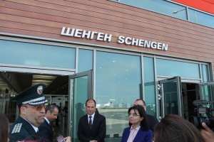 100% сме готови за Шенген по въздух и вода, обяви Кунева