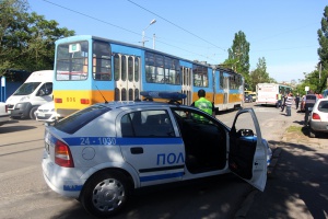 Петима пострадаха след удар на трамвай и автобус