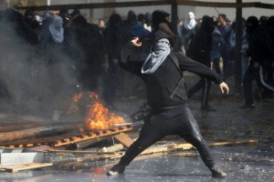 Поне двама са убити на студентски протести в Чили