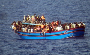 ЕС одобри военноморска операция срещу трафикантите на хора да започне до седмици