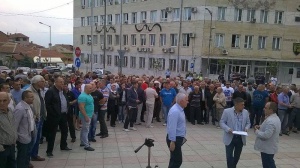 Контрапротест в Петрич: Жители излязоха в подкрепа на кмета