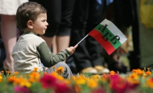България чества 24 май с тържествени шествия