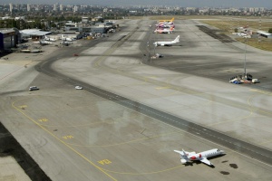 Мъж подаде сигнал за бомба в самолет заради приятелката си