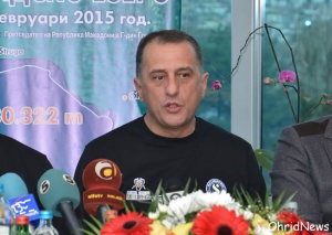 Водолаз откри самолет на дъното на Охридското езеро (СНИМКИ)