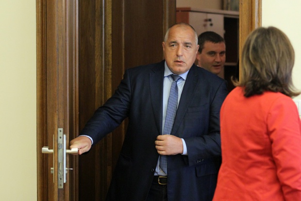 Вложители на КТБ преправили договорите си, за да вземат гарантираните пари, обяви Борисов