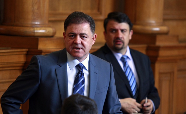 Ненчев пак внася проект за нов изтребител