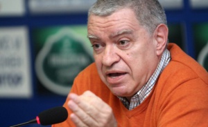 Проф. Константинов: Българските власти крадат заедно с циганите