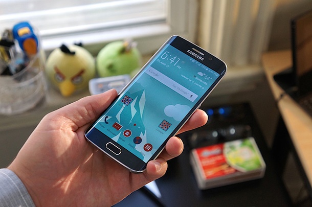 Задава се Samsung Galaxy S6 Plus