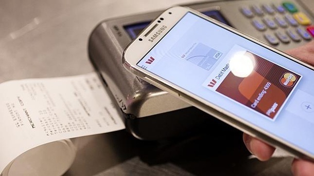 Samsung Pay ще стартира най-рано през есента