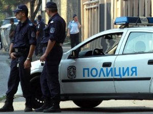 Полицейска гонка във Врачанско - четирима са с белезници