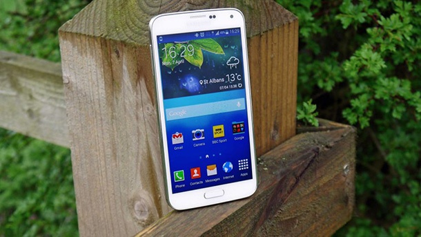 Слух: Samsung подготвя Galaxy S5 Neo с нов процесор и по-добра предна камера