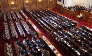 Депутатите мъдрят извънрено реформата на Москов на 16 юни