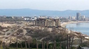 Кметът на Несебър на прокурор заради незаконни постройки