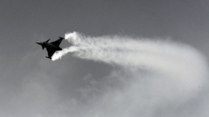 Руски военен самолет прелетял над бойни кораби на НАТО