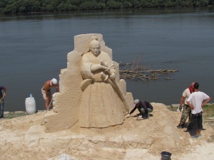 Мария-Антоанета и Чарли Чаплин - фаворити на пясъчния фестивал в Русе (СНИМКИ)