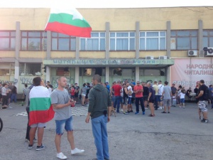 Българите и ромите в "Орландовци" пред примирие?