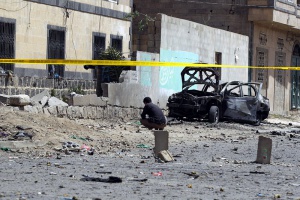 Кола - бомба избухна пред джамия в йеменската столица, има жертви (Обновена)