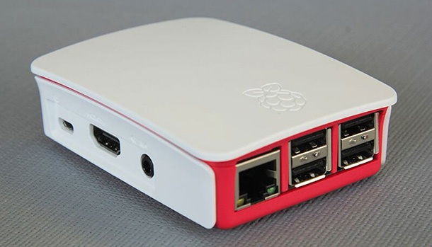 Raspberry Pi вече има и официална кутия