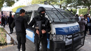 Най-малко 27 жертви от стрелбата в Тунис