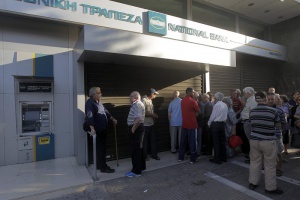 САЩ призова гражданите си в Гърция да си носят пари в брой