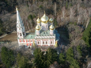 Вандали обраха "Златната" църква в Шипка