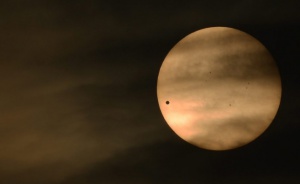 Наблюдаваме "космическия танц" на Юпитер и Венера