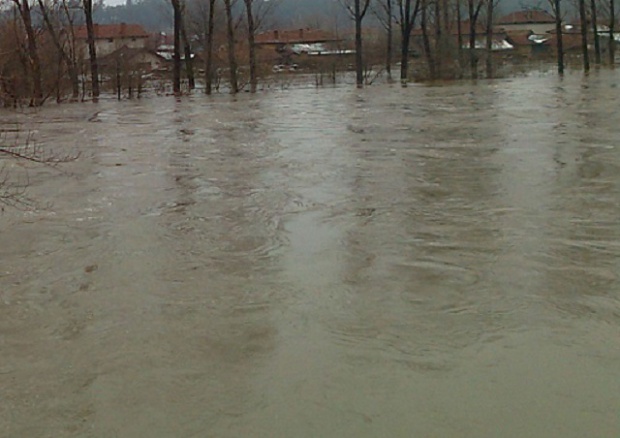 Труп на жена изплува от водите на река Марица