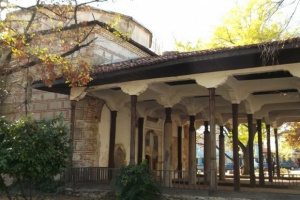 Тракийски некропол се крие под Куршум джамия?