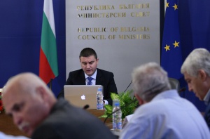 Бариера пред здравната реформа в тристранката, Москов ядосва синдикатите