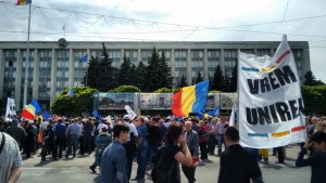 Десетки хиляди молдовци искат обединение с Румъния