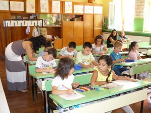 45 хиляди първокласници ще получат помощ от 250 лева