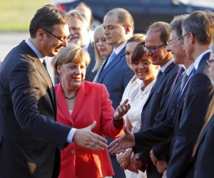Меркел обеща да помогне на Балканите за бежанците