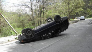 Млад мъж в критично състояние след катастрофа край Сапарева баня