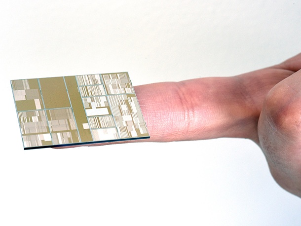 IBM създаде работещ 7-нанометров чип