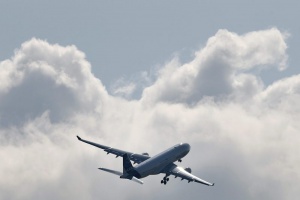 Самолет, пътуващ за Турция, кацна извънредно на Летище София