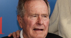 Буш-старши си счупи врата