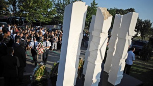 Почитаме жертвите от атентата в Бургас