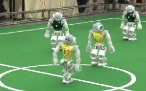 Австралийски отбор грабна купата на Световното по футбол за роботи