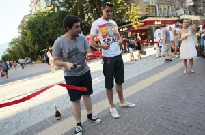 Младежи скочиха срещу главния архитект заради ремонта на "Витошка"