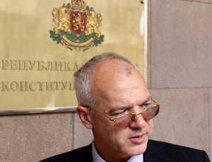 Бизнесът излиза на протест  срещу добавката  "задължение към обществото"