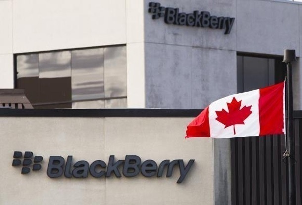 Пакистан иска да спре услугите на BlackBerry в страната от 1 декември