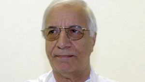 Проф. Чирков се премести във Варна, набира персонал за нова болница