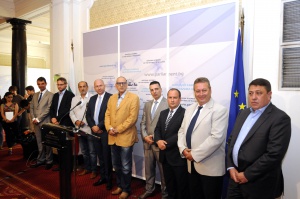 Петима депутати напускат  БДЦ, парламентът остава с една група по-малко