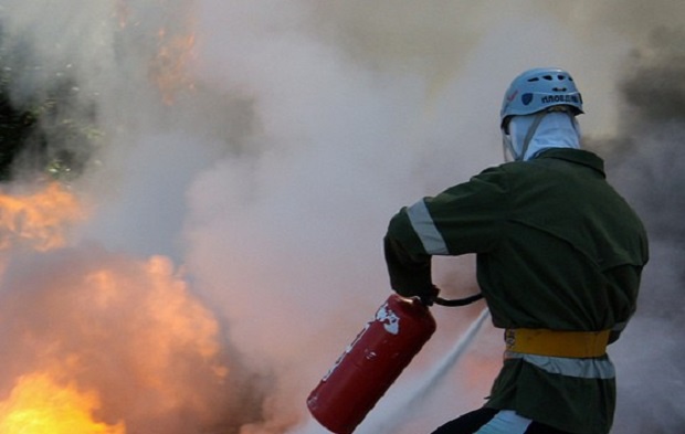 10 000 туристи са евакуирани заради пожар на Лазурния бряг