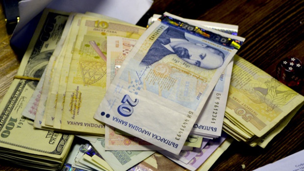 Проучване: Българският длъжник е улегнал, но с надценени възможности