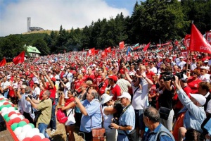 Възрастен мъж почина на събора на БСП на Бузлуджа