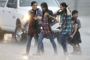 50 хил. души без ток заради силна буря в Канада