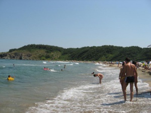 Бургаски спасители извадиха четирима от морето за час